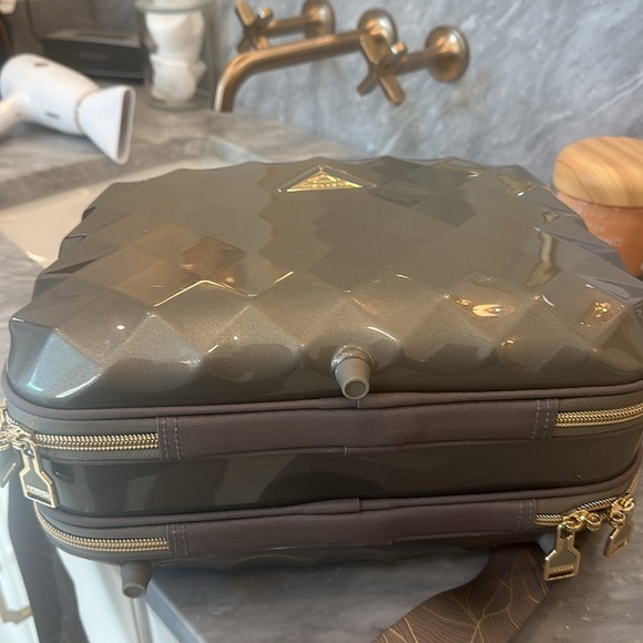 Triforce Makeup Case - Picture 3 of 12